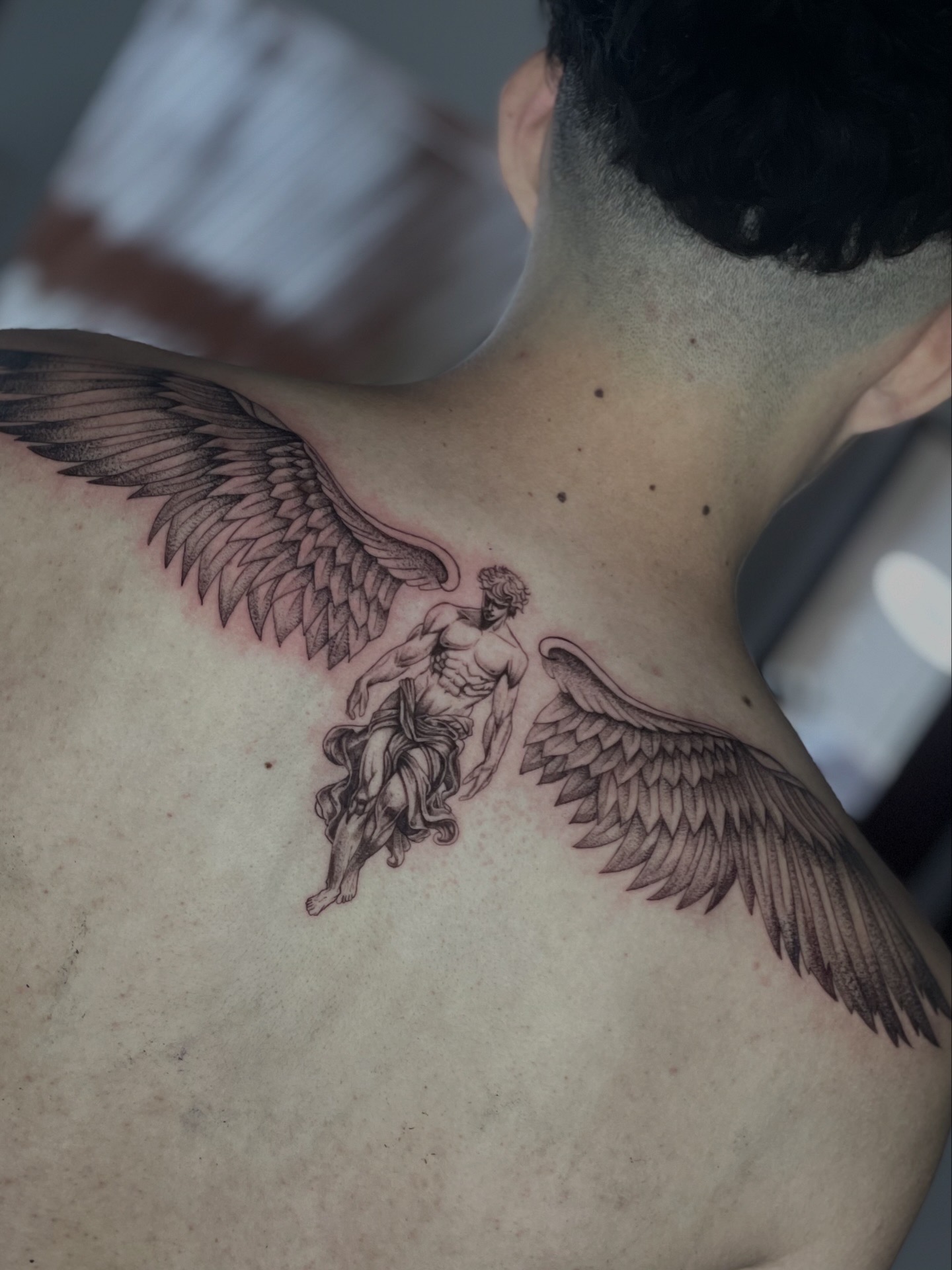 Tatuaje de ángel - Blackwork